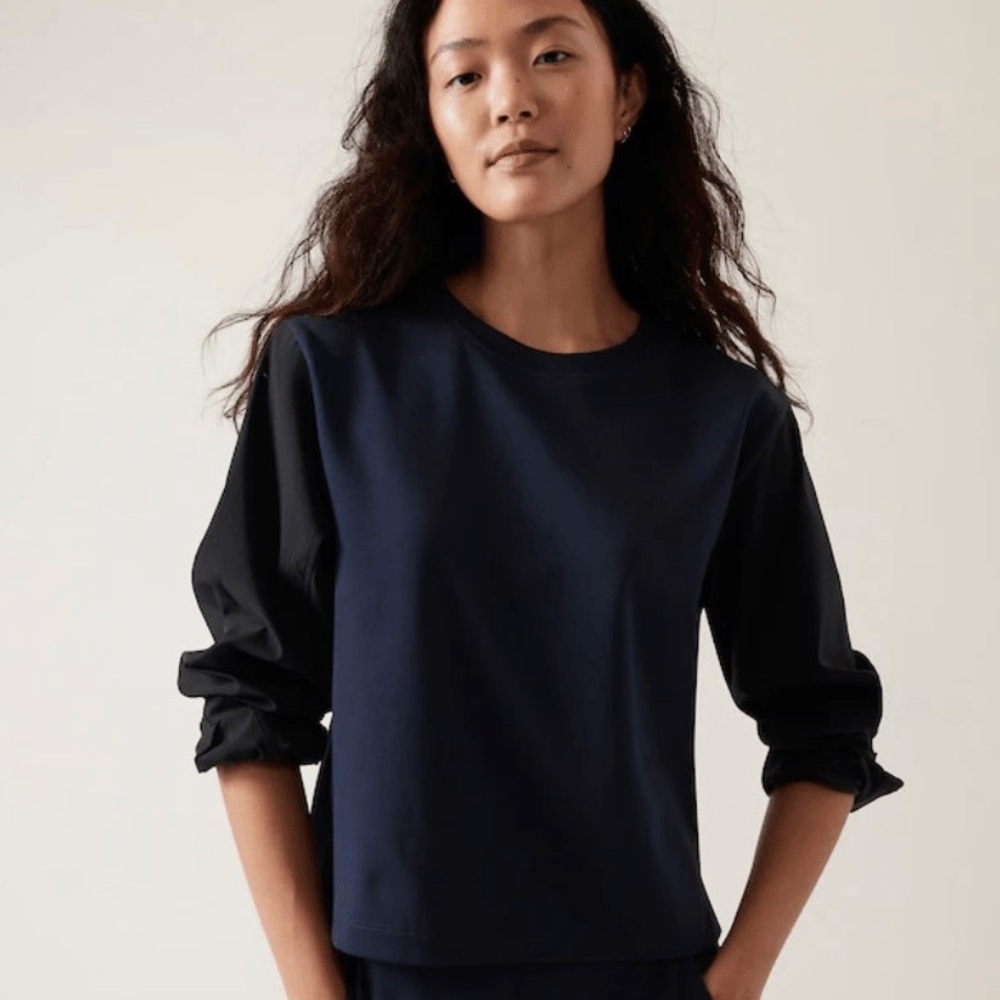 Athleta Harlow Hybrid top